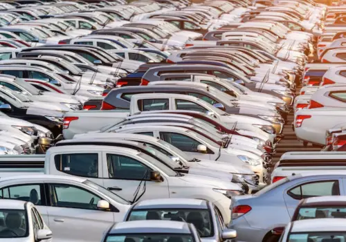 Aplicativo gratuito para consultar placas de veículos ( Imagem: Freepik)