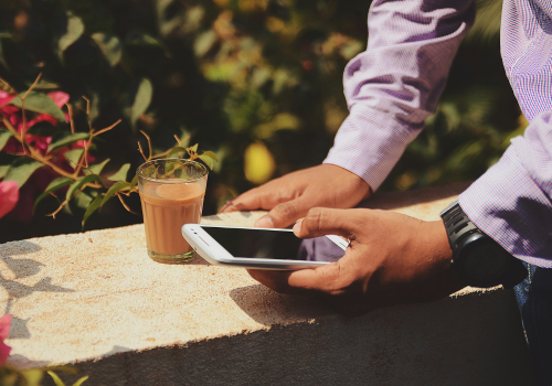 Controlar o celular de outra pessoa pelo app